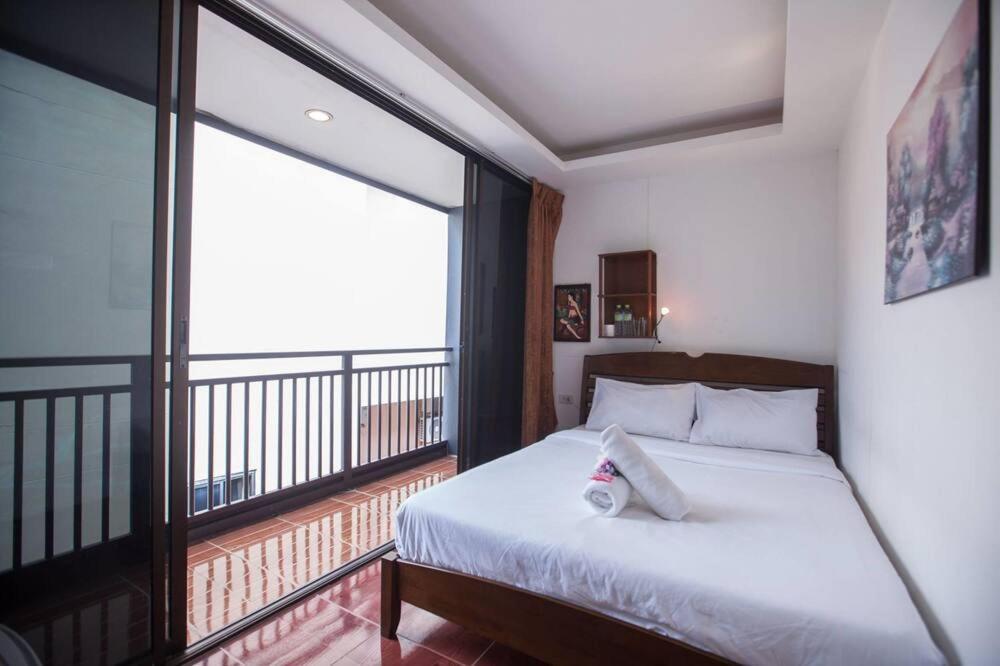 Kamala Bay Inn Kültér fotó
