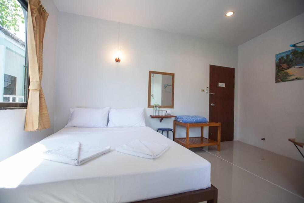 Kamala Bay Inn Kültér fotó